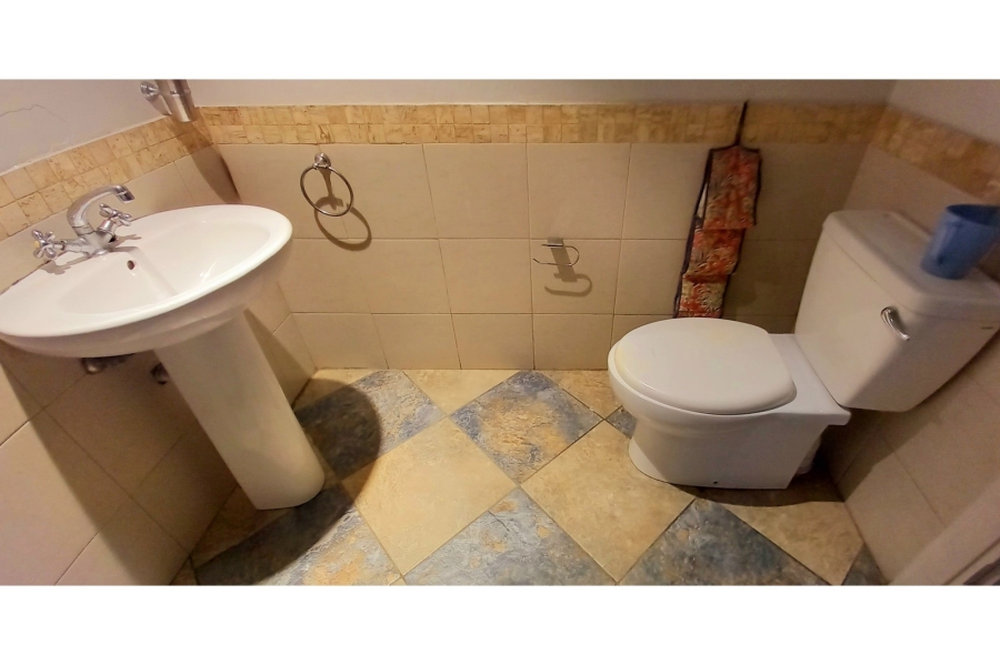 10 Bedroom Property for Sale in Maitland Western Cape
